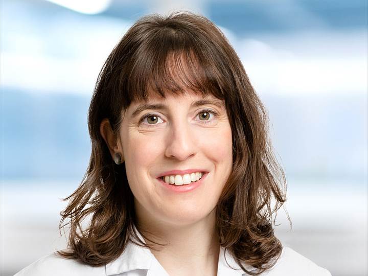 Dr. med. Anna K. Stuck, médecin-chef du centre d'orthogériatrie